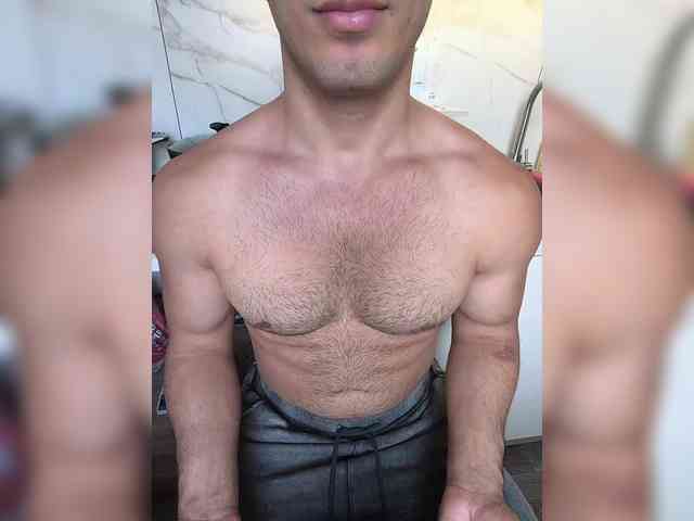 HandsomeHercules Sex Cam Show