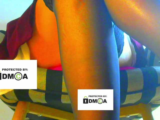 FeminaF live cam on BongaCams