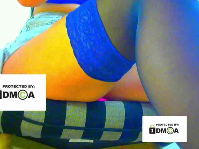 FeminaF webcam