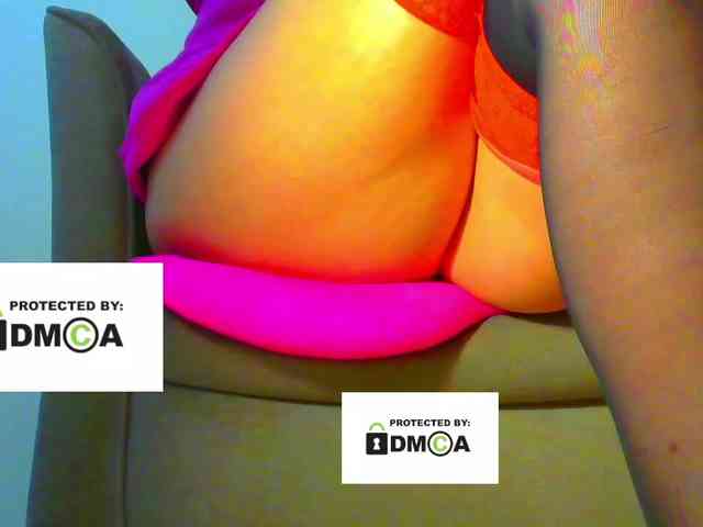 FeminaF webcam