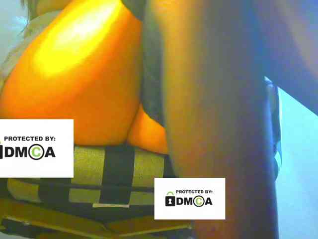 FeminaF webcam