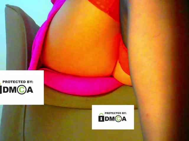 FeminaF webcam