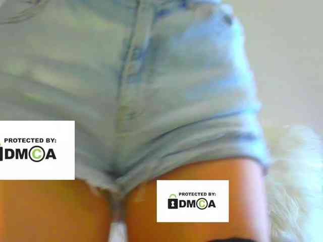 FeminaF webcam