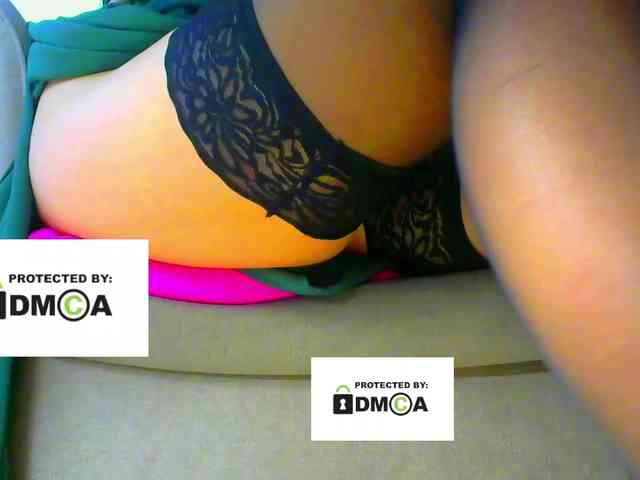 FeminaF webcam