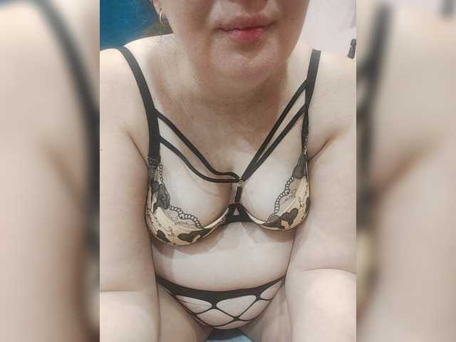 Mia883 live cam on BongaCams