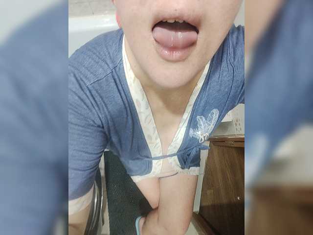Mia883 live cam on BongaCams