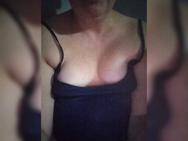 Mia883 live cam on BongaCams
