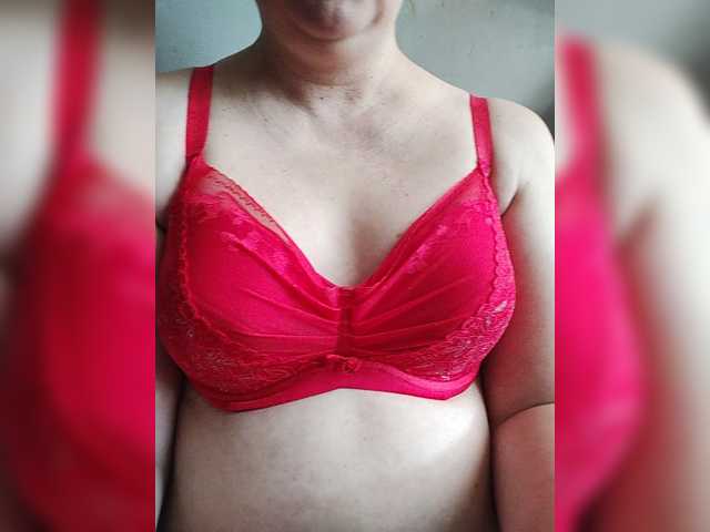 Mia883