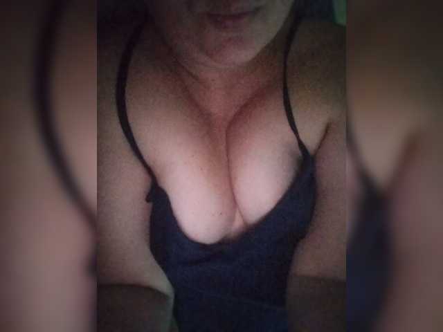Mia883