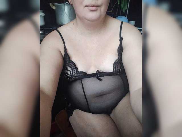 Mia883
