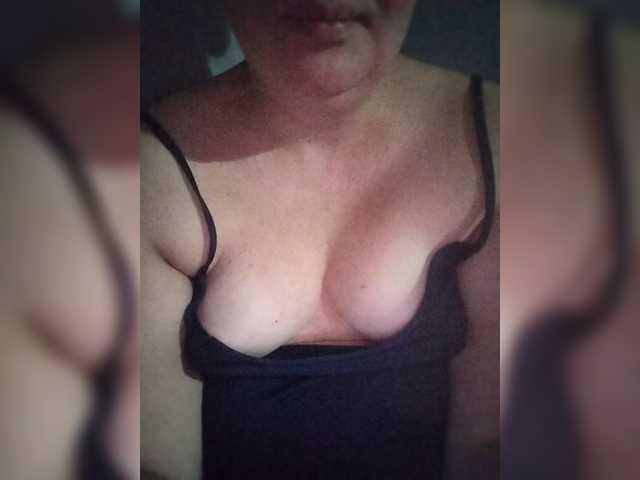 Mia883 live cam on BongaCams