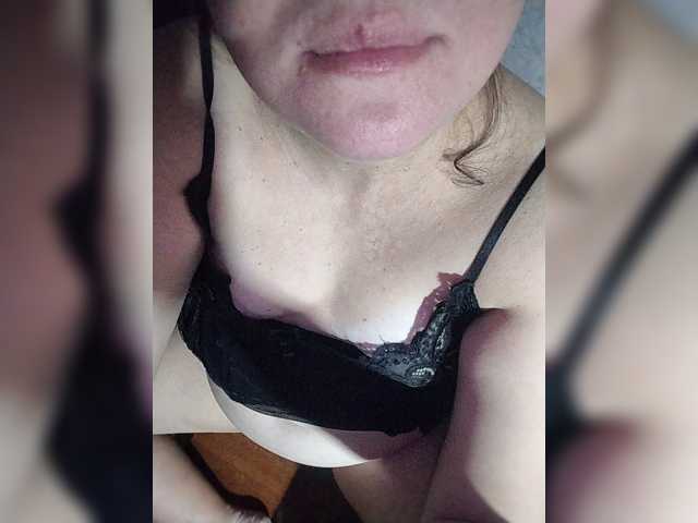 Mia883