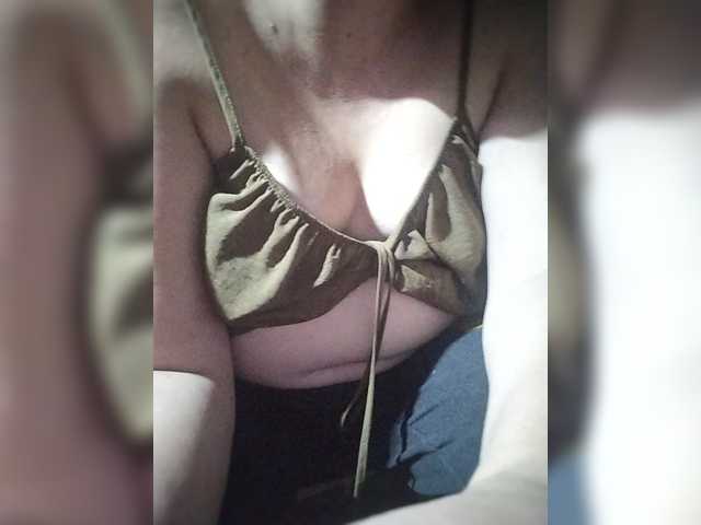 Mia883 live cam on BongaCams