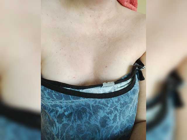 Mia883 live cam on BongaCams