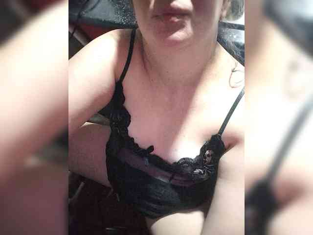Mia883 webcam