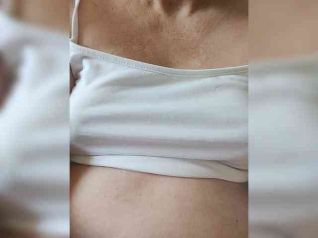 Mia883 webcam