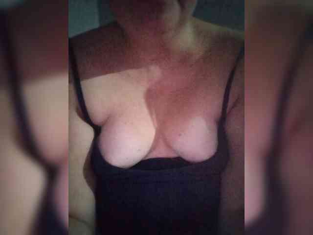 Mia883 webcam