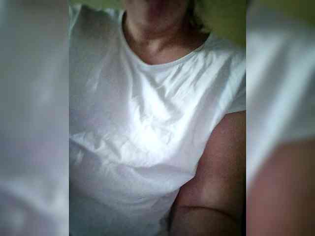 Mia883 webcam
