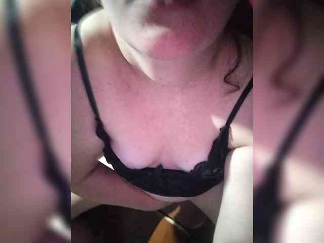 Mia883 webcam