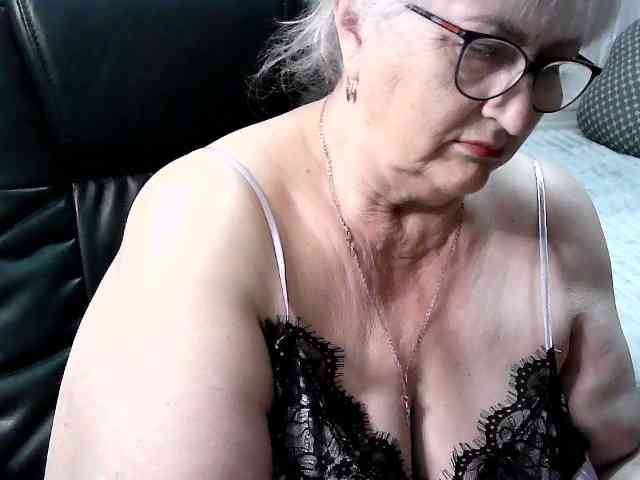 Модель: LolkaAlyss