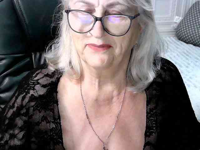LolkaAlyss live female cam on bongacams