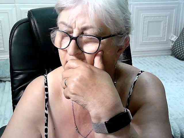 LolkaAlyss live female cam on bongacams