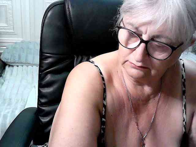 LolkaAlyss live female cam on bongacams