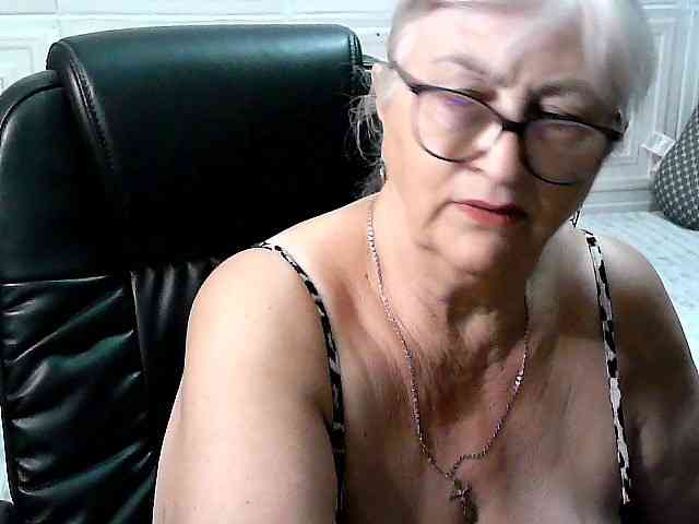 LolkaAlyss live female cam on bongacams