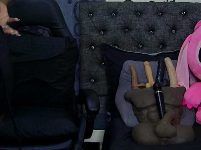 sara-greyx live cam on BongaCams