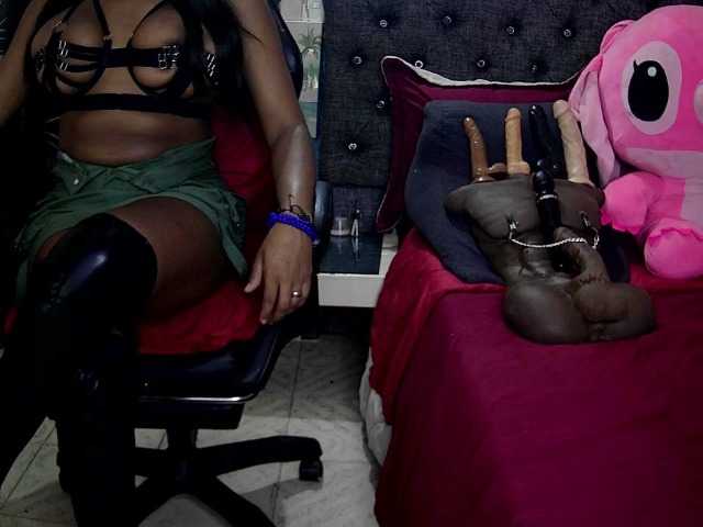 sara-greyx live cam on BongaCams