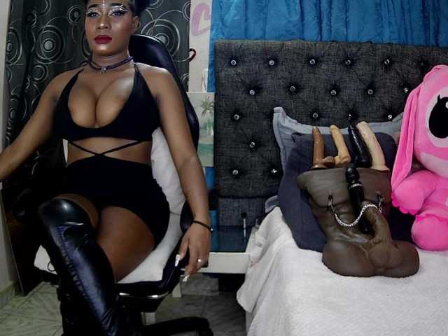 sara-greyx live cam on BongaCams
