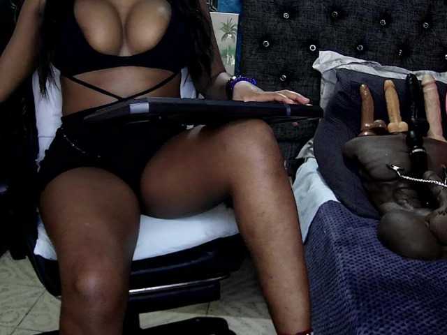sara-greyx live cam on BongaCams