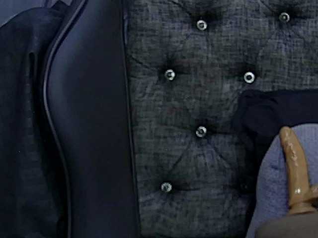 sara-greyx's BongaCams show and profile