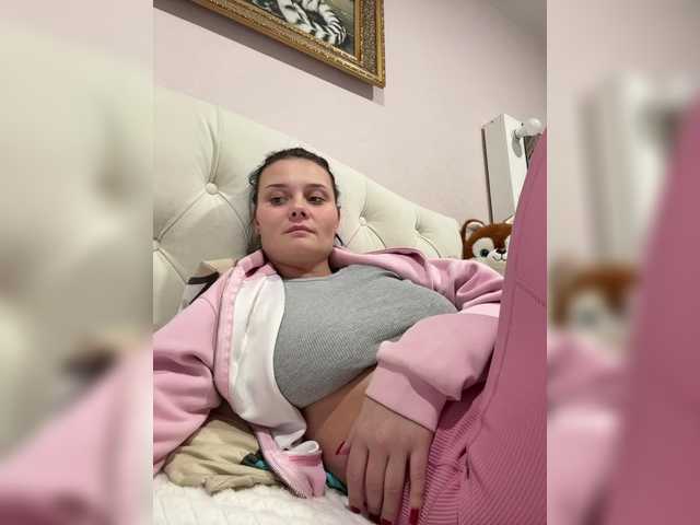 Paratrax's BongaCams show and profile