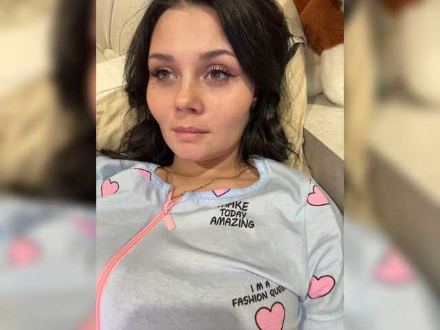 Paratrax's BongaCams show and profile