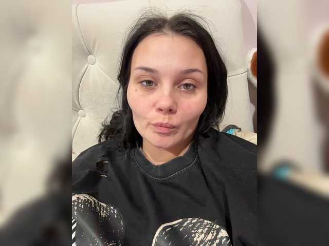 Paratrax's BongaCams show and profile