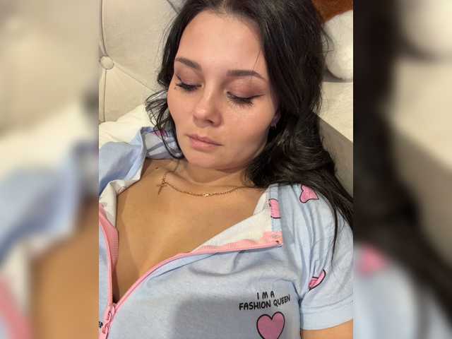 Paratrax's BongaCams show and profile