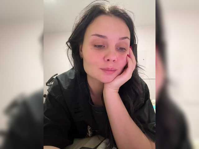 Paratrax's BongaCams show and profile