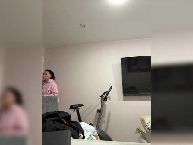 Paratrax's BongaCams show and profile