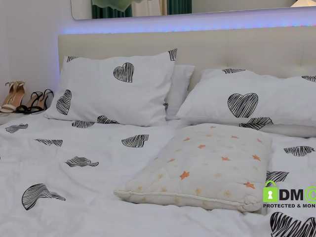 le modèle SonyaParadise est en webcam porno dans un show sur le site bongacams, il possède les tags suivants: White/Caucasian,Brunette,Shaved