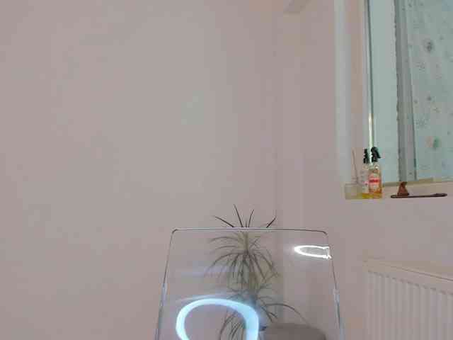 DiamondKay webcam