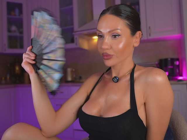 tina-coka111 live cam on BongaCams