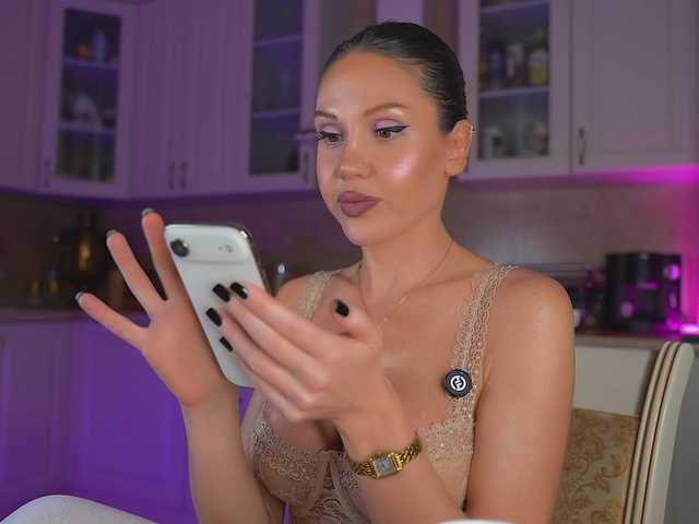 tina-coka111 live webcam show