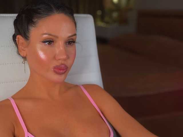 tina-coka111 live cam on BongaCams