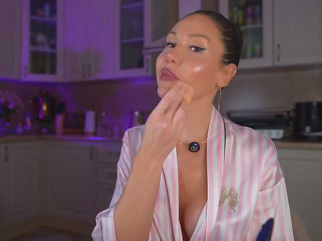 tina-coka111 live cam