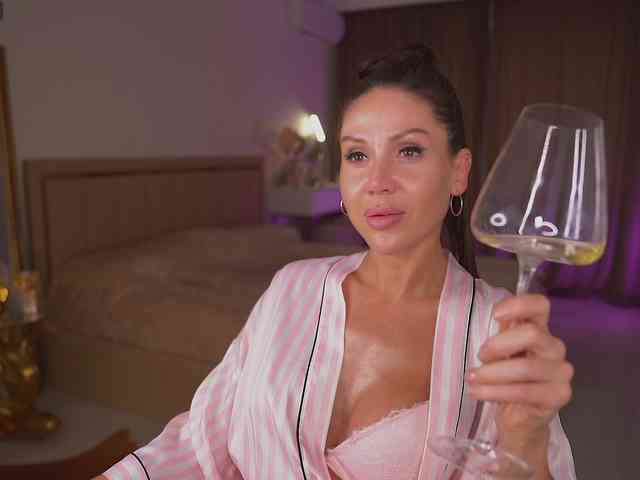 tina-coka111 Live Webcam on BongaCams