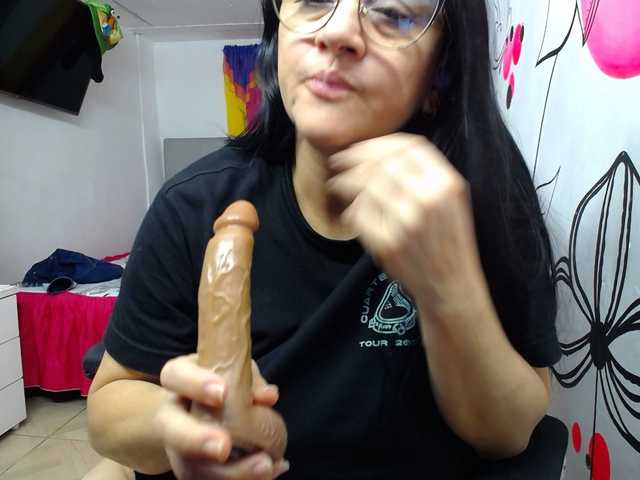 Ameliarizo's BongaCams show and profile