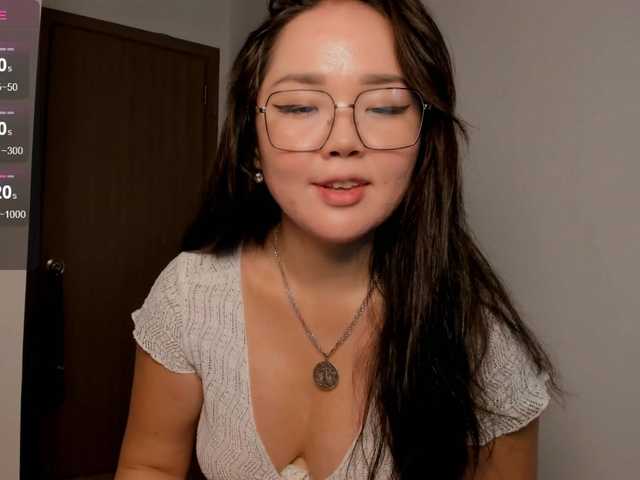 azur-moon live cam on BongaCams