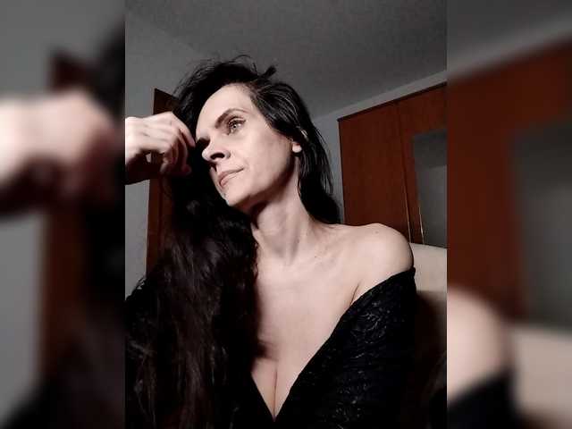 SexQueen11's BongaCams show and profile