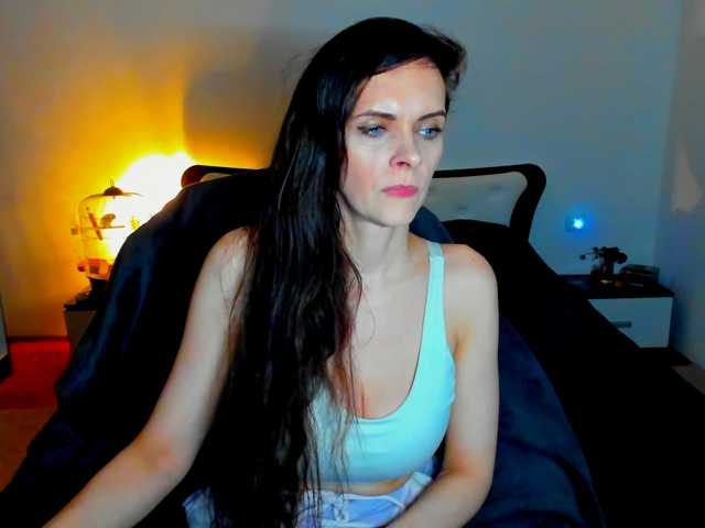 SexQueen11 live cam on BongaCams